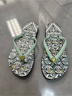 Tory Burch Mint Green Logo Flip Flops with Multicolor Geometric Print